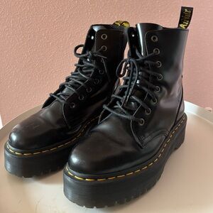 Platform Dr. Marten Jadon boots